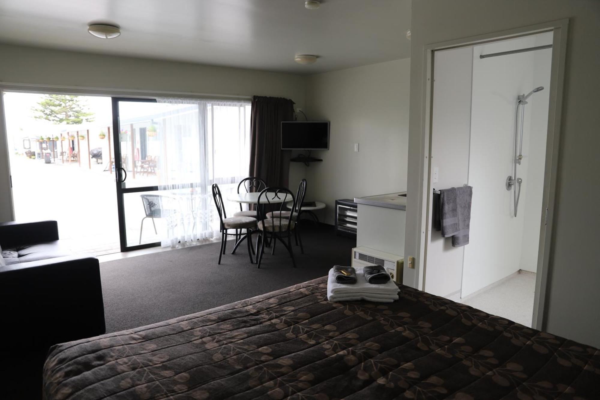 Sierra Beachfront Motel Кайкура Екстериор снимка